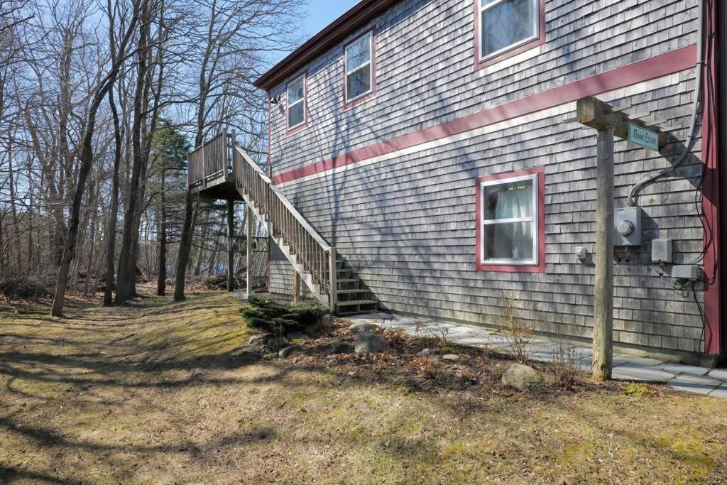 2 Bedroom Home W/ Pondside View Backyard Maine Escape Бар Харбор Экстерьер фото