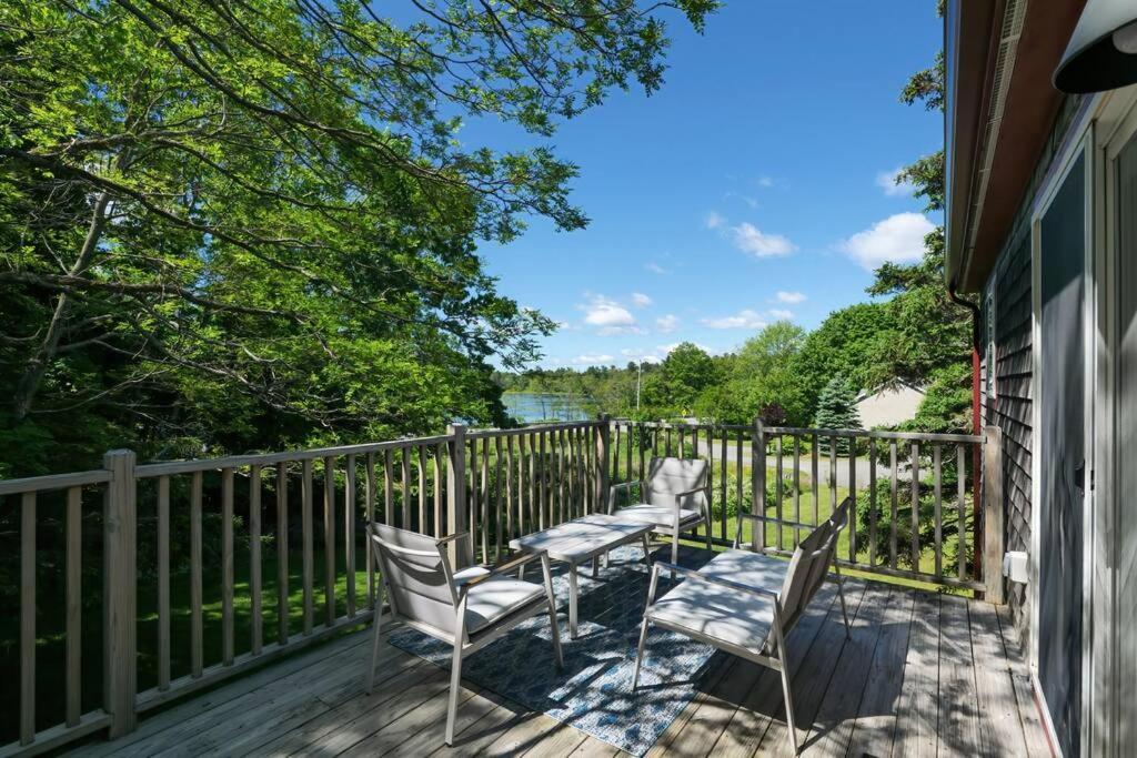 2 Bedroom Home W/ Pondside View Backyard Maine Escape Бар Харбор Экстерьер фото