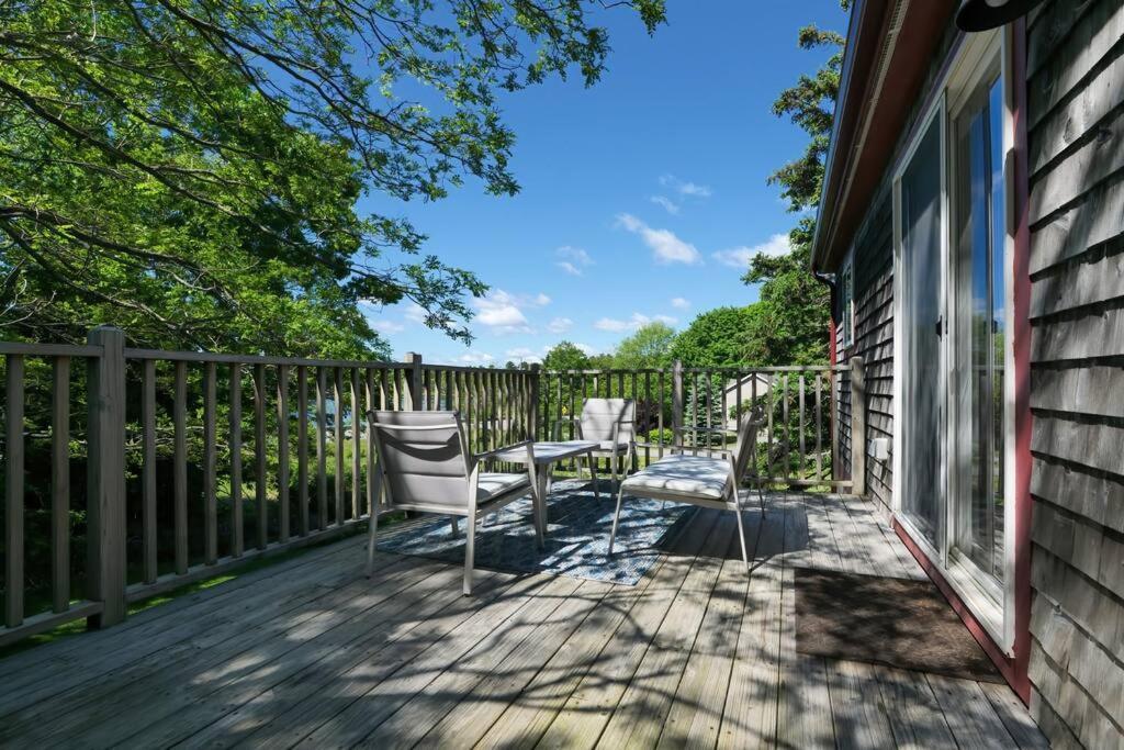 2 Bedroom Home W/ Pondside View Backyard Maine Escape Бар Харбор Экстерьер фото