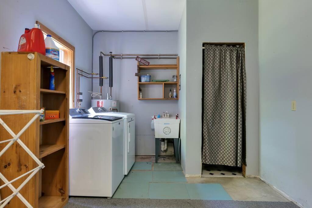 2 Bedroom Home W/ Pondside View Backyard Maine Escape Бар Харбор Экстерьер фото